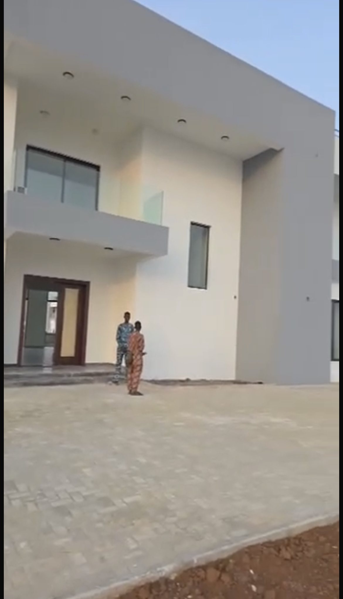 Luxury 5-Bedroom Waterfront House