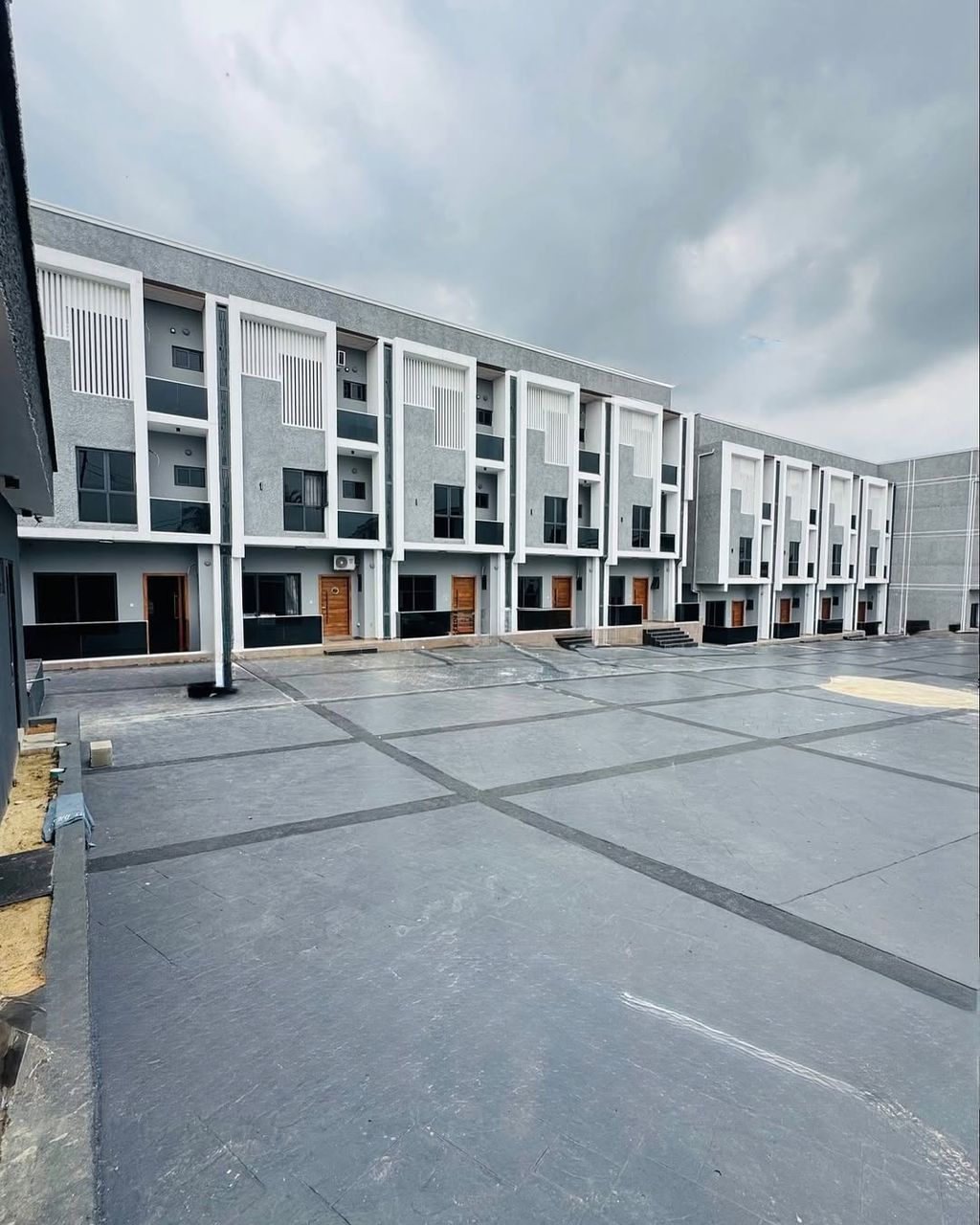 Luxury 4 Bedroom Terraace